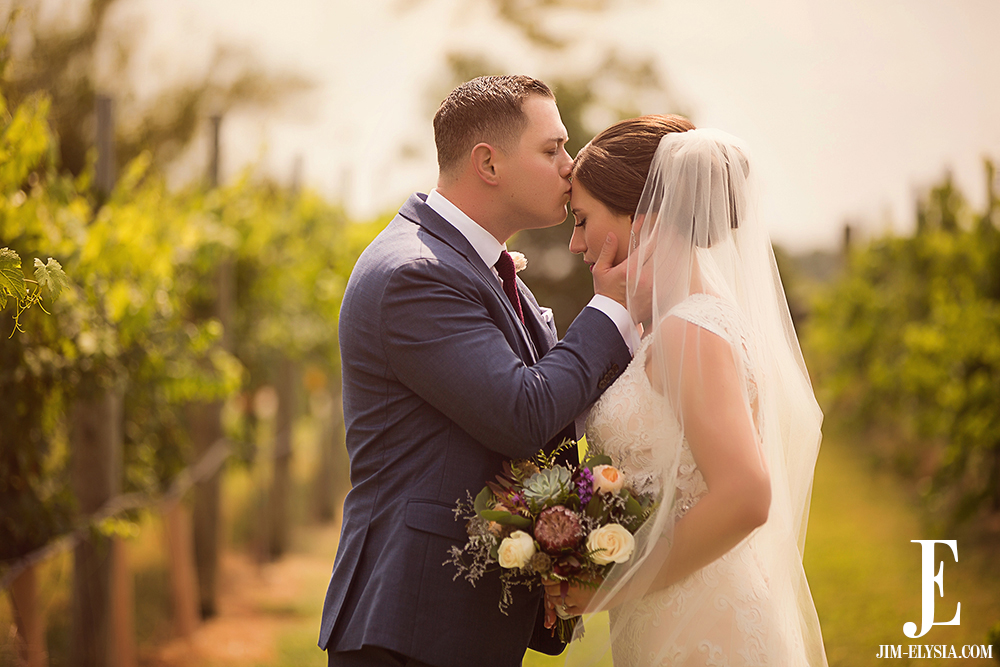 Walkers-Bluff-Weddings00021 Winery Weddings